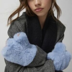 Urban Outfitters Faux Fur Fingerless Gloves